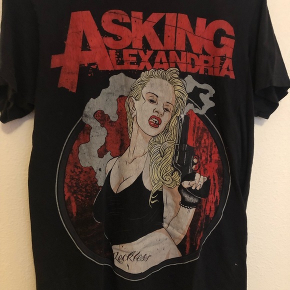 Graphic Tee - Picture 2 of 3